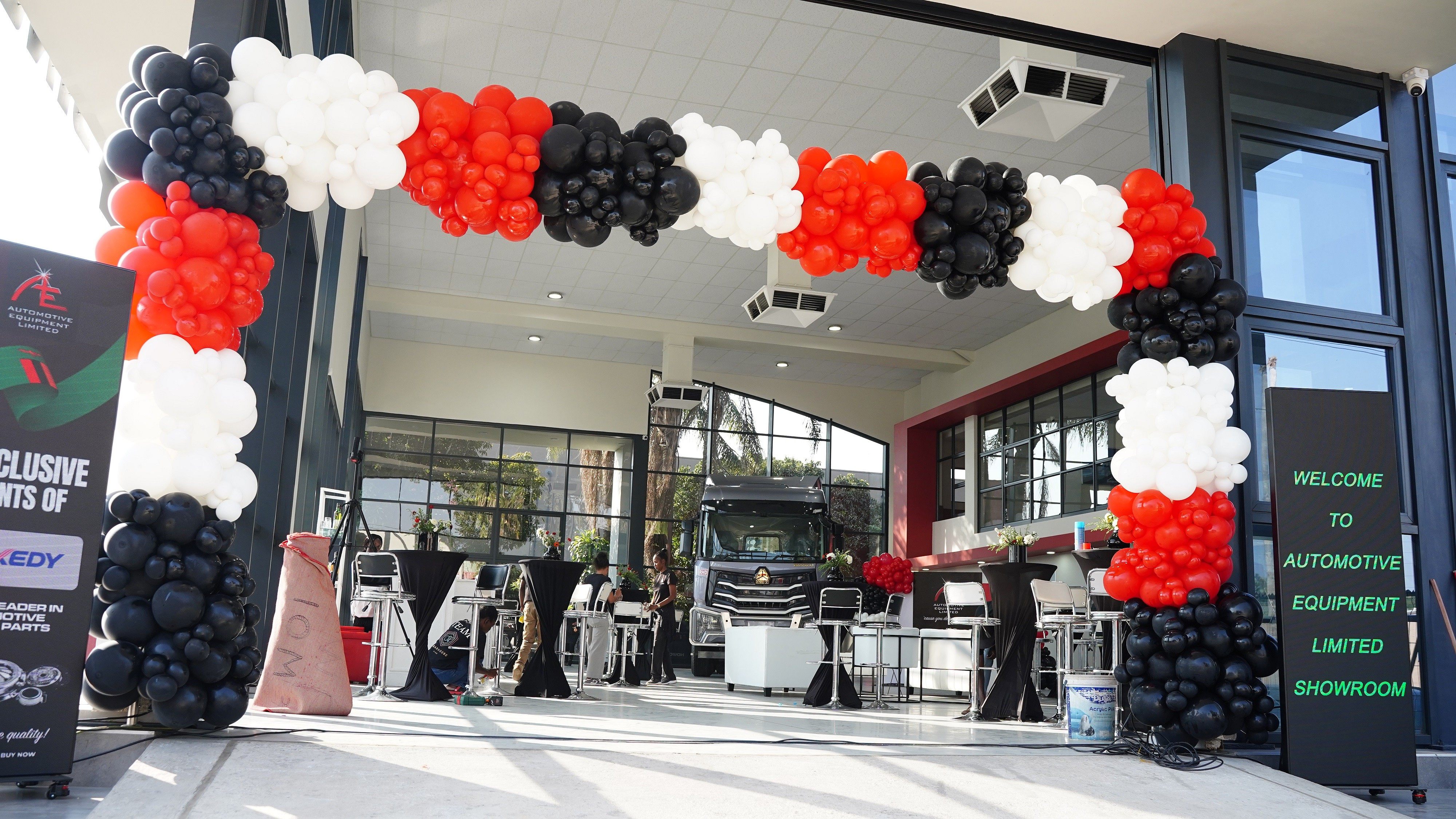 SINOTRUK inaugura nuevas instalaciones de concesionario & presenta HOWO-MAX en Zambia