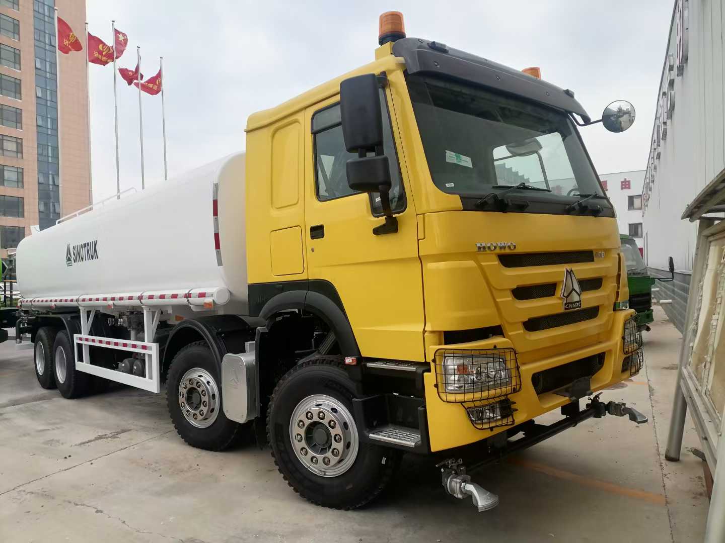 Camión regador HOWO 7 8×4