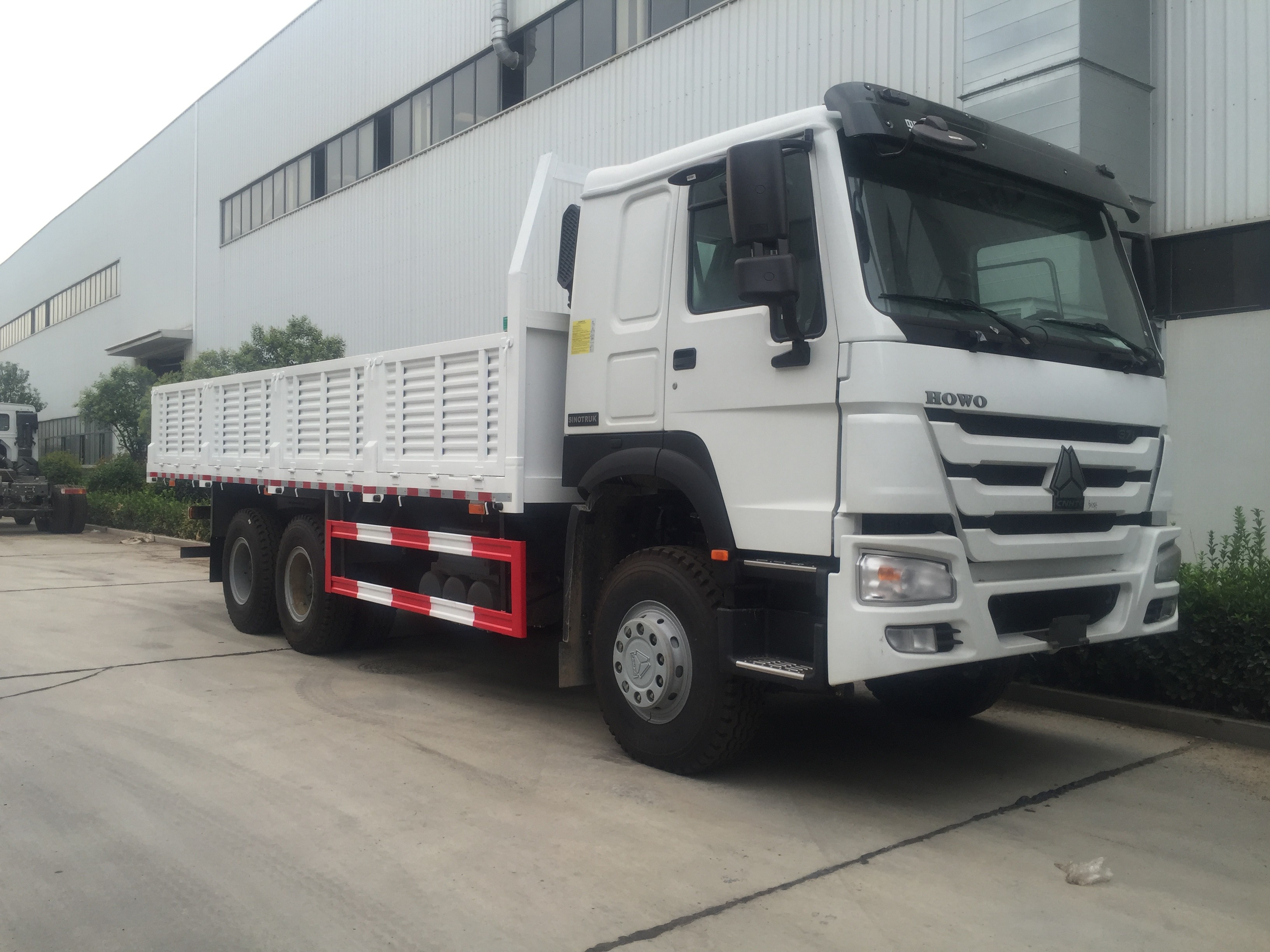 Camión de carga con plataforma HOWO 6×4