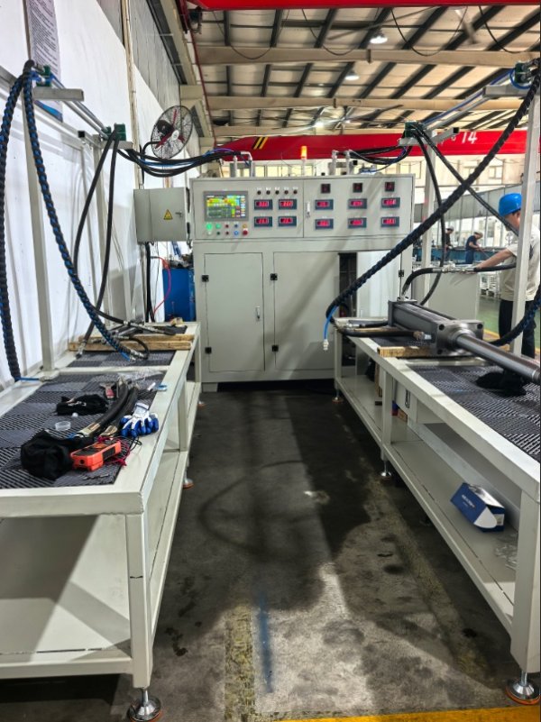 Servo dual-station test bench