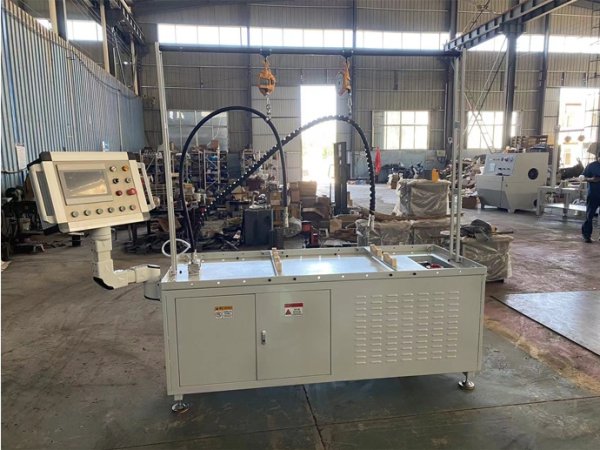 Single-station test bench