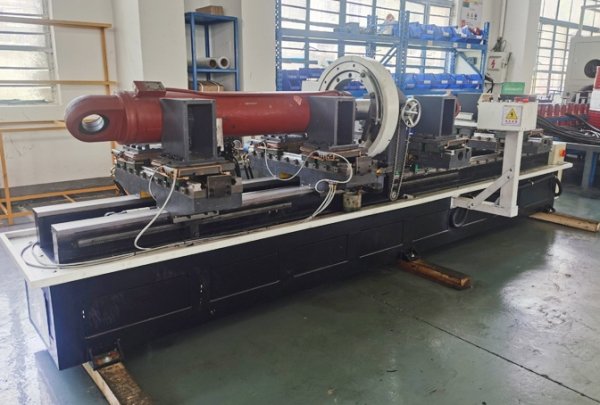 Cylinder-Assembly-Machine