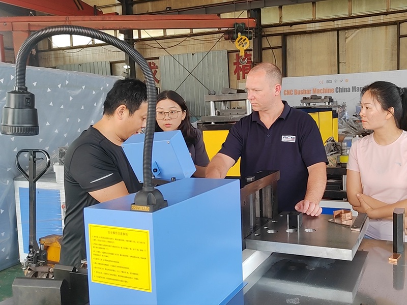 Дело ACE Power Solutions (Австралия): 3 комплекта станков DXJ-303CN CNC для обработки шинопроводов Дело ACE Power Solutions (Австралия): 3 комплекта станков DXJ-303CN CNC для обработки шинопроводов
