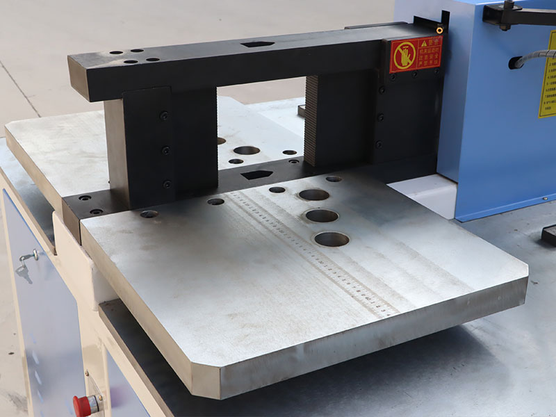 Máquina portátil de procesamiento de barras colectoras