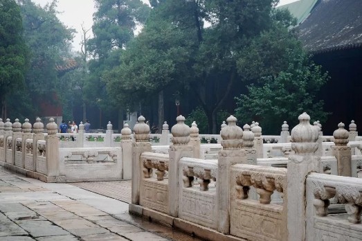 7be81e3a0b88a97ffe95644811baeceb 北京多处名胜景点都应用了灵芝祥云图案