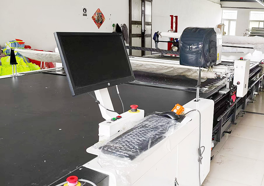Fully guarantee the delivery of foreign trade orders, and efficiently and steadily advance the peak season production capacity of Jinling Times. Fully guarantee the delivery of foreign trade orders, and efficiently and steadily advance the peak season production capacity of Jinling Times.