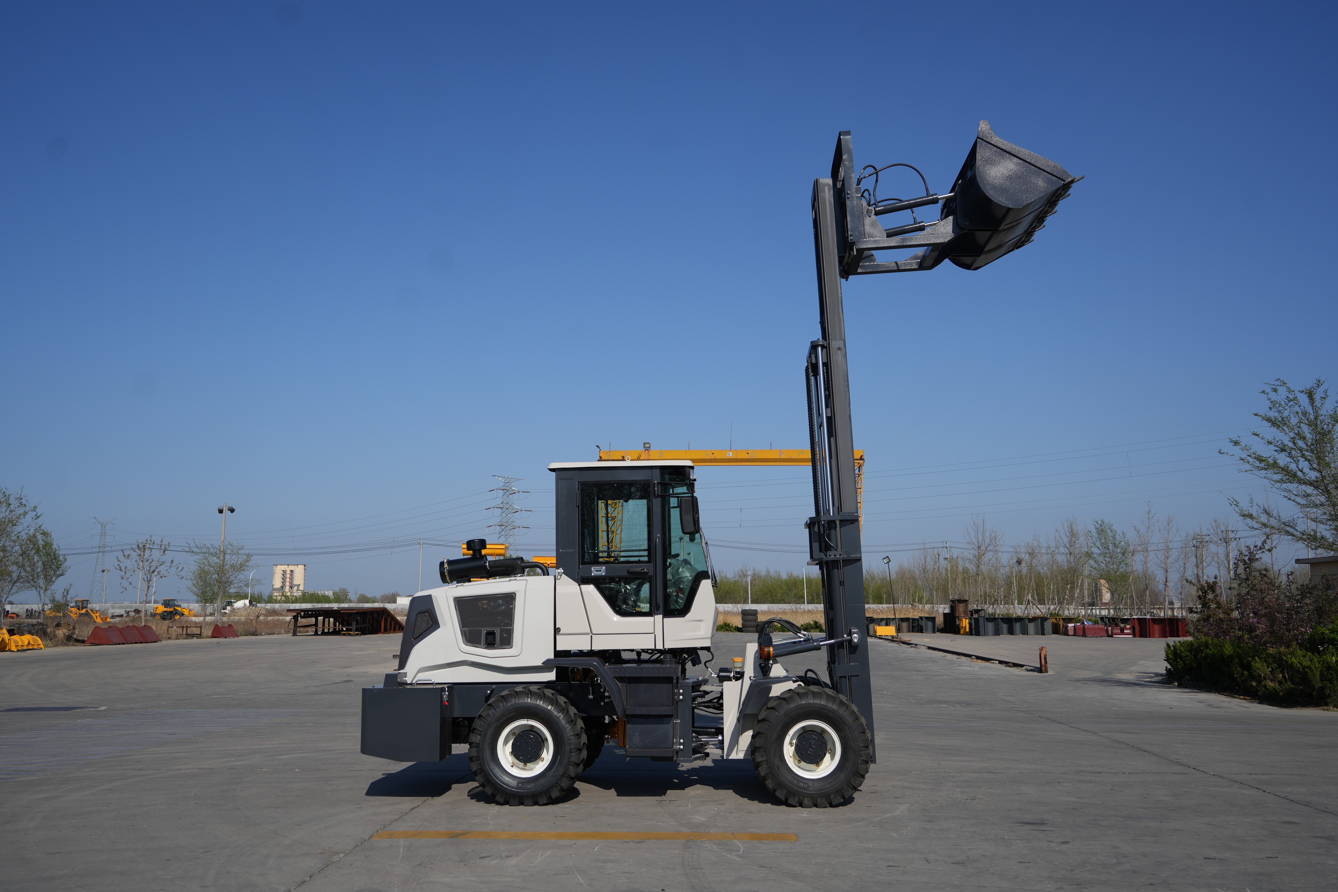 Carretilla elevadora todoterreno SDSG T30B