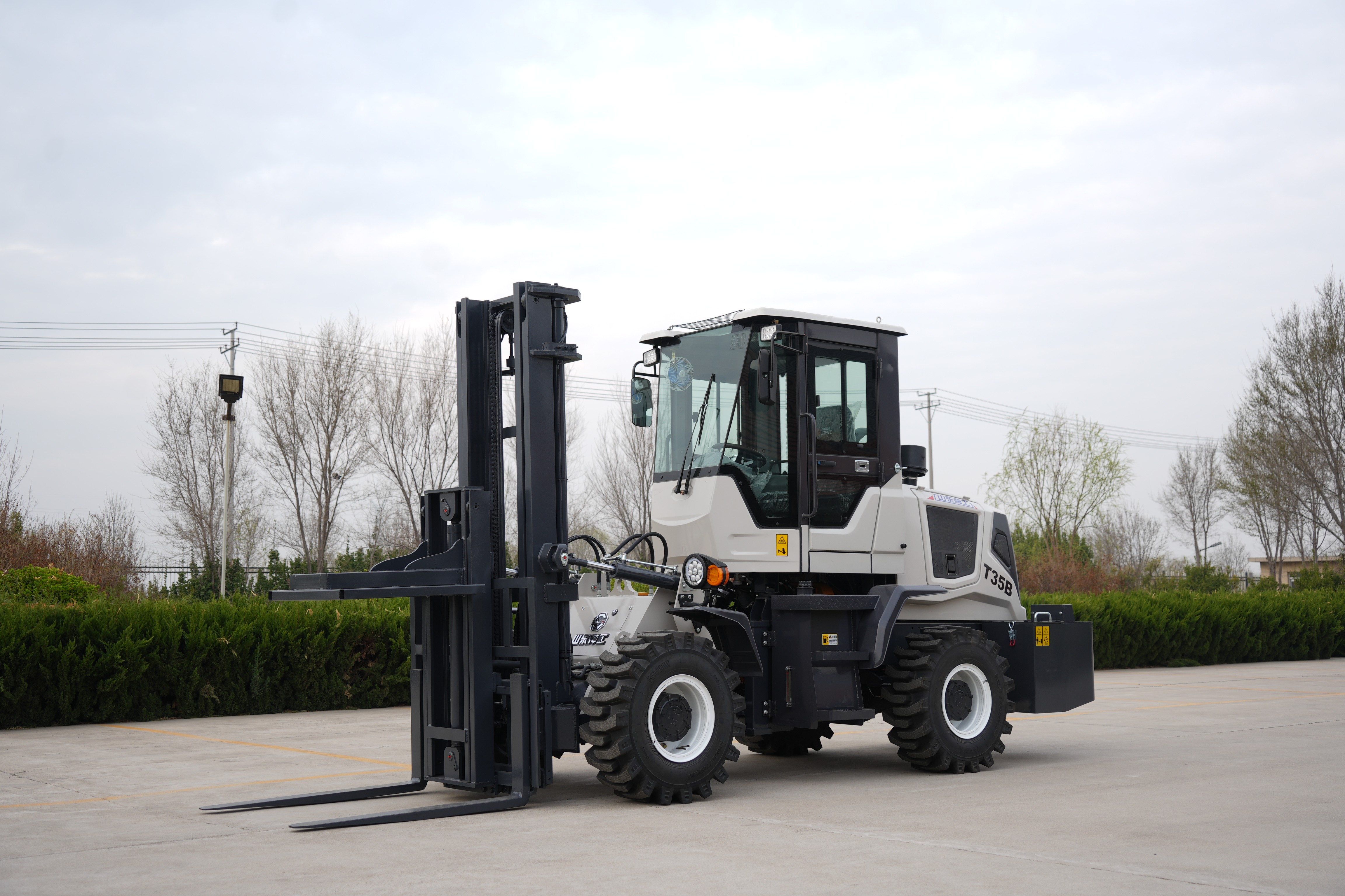 Carretilla elevadora todoterreno SDSG T35B