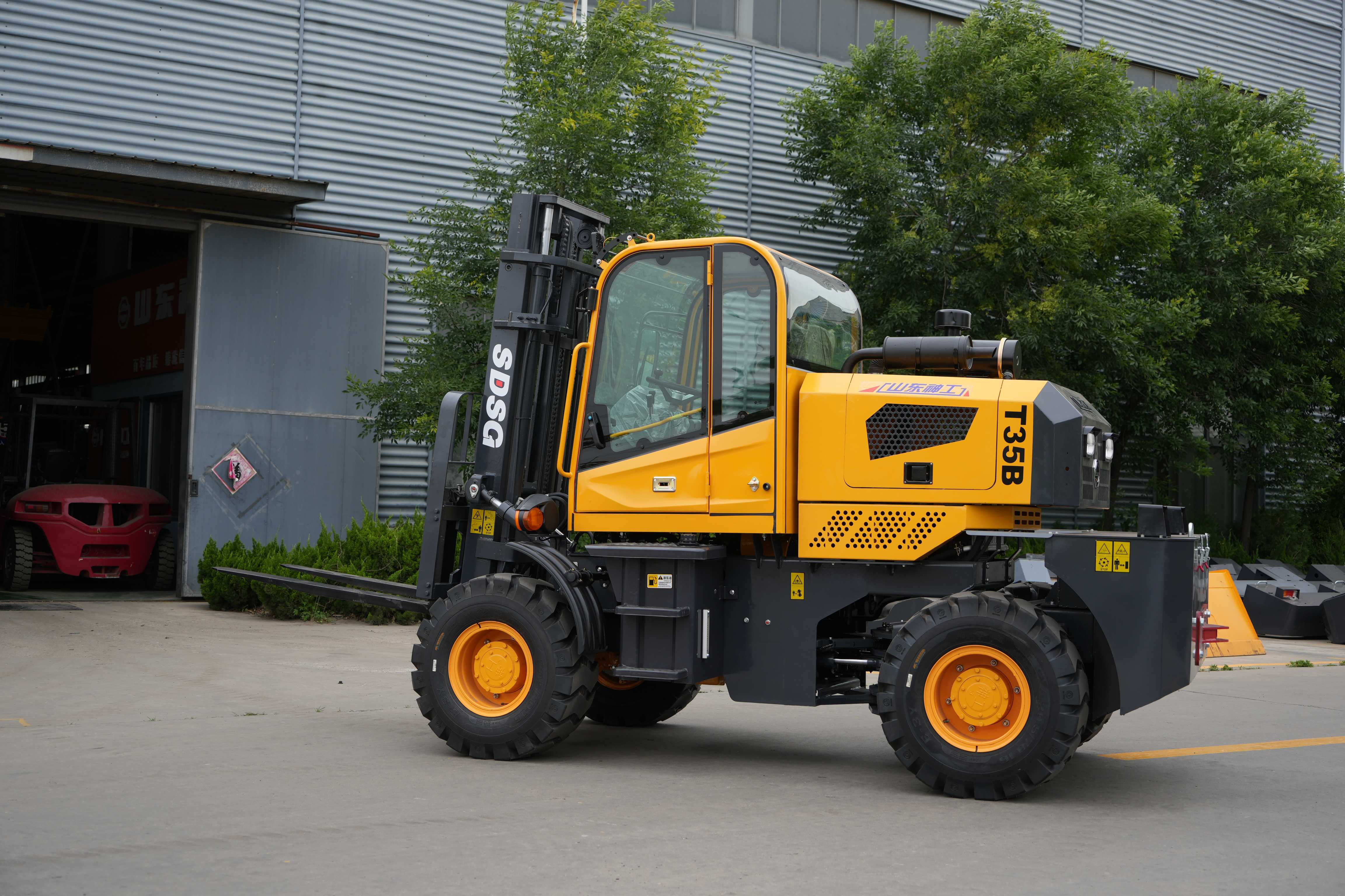 Carretilla elevadora todoterreno SDSG T35R