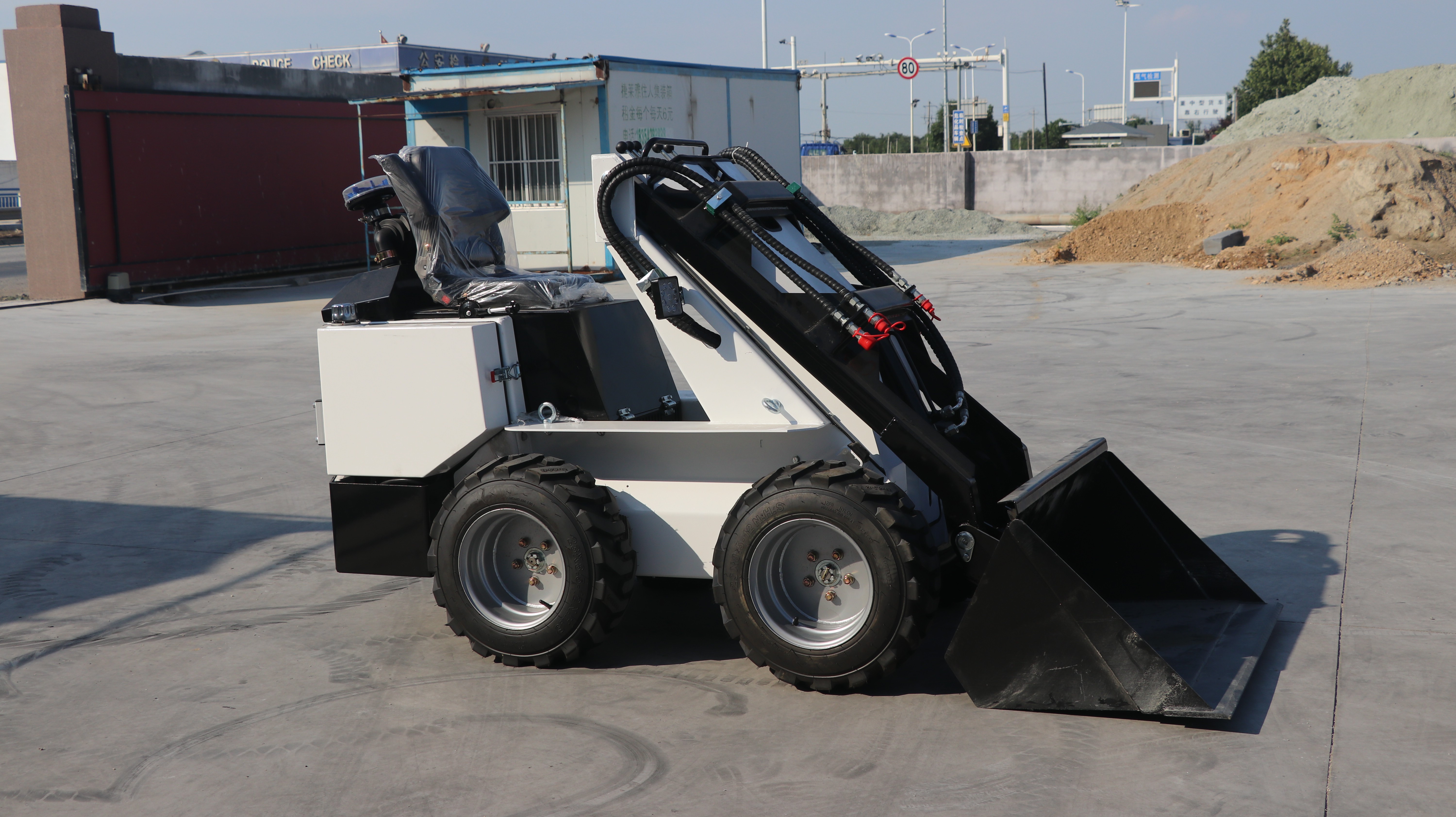 Minicargadora de ruedas SG-S300