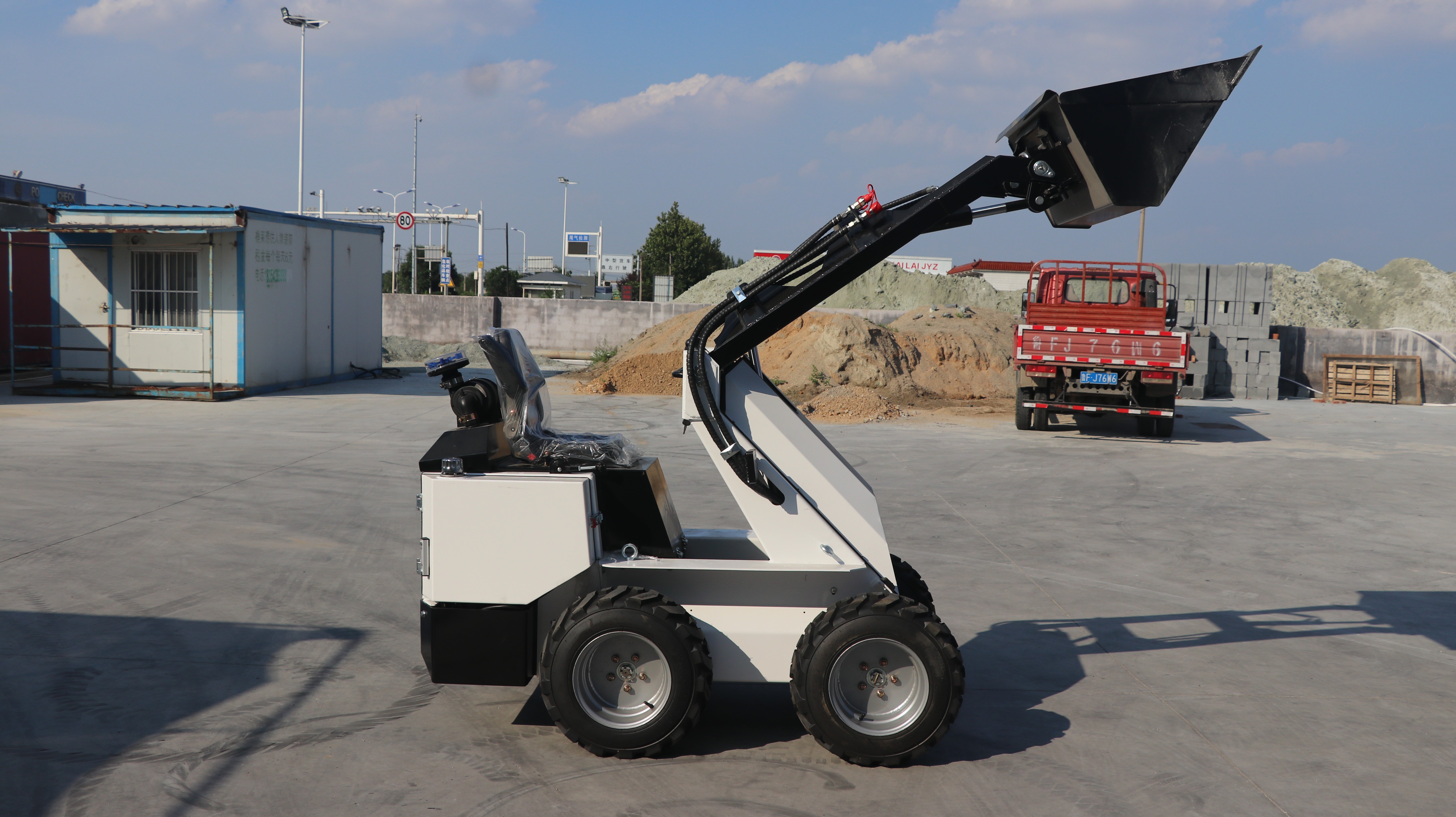 Especificaciones de la minicargadora sobre ruedas SG-S500