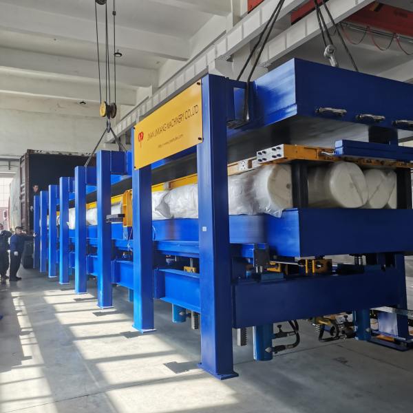 La máquina discontinua para paneles sándwich de PU ya ha sido enviada