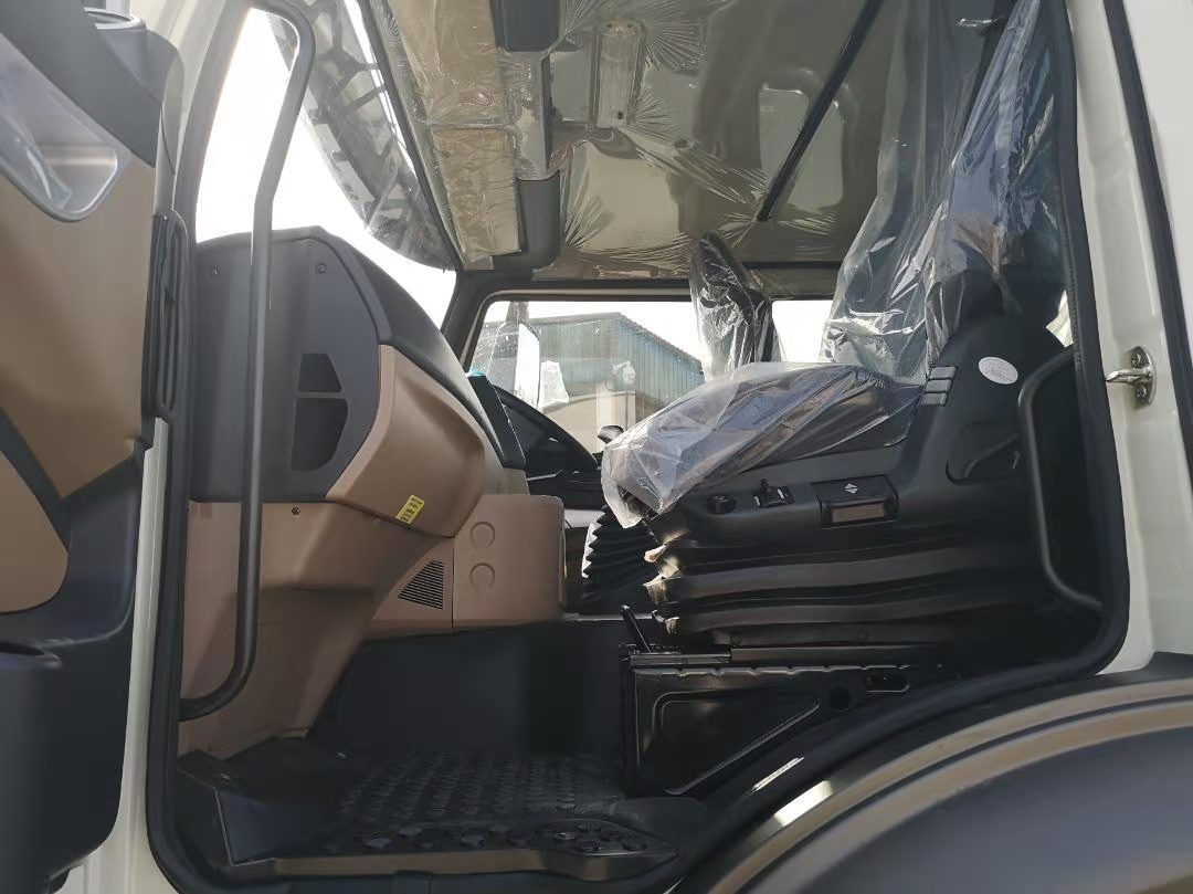 E7  6x4 truck head 2.jpg