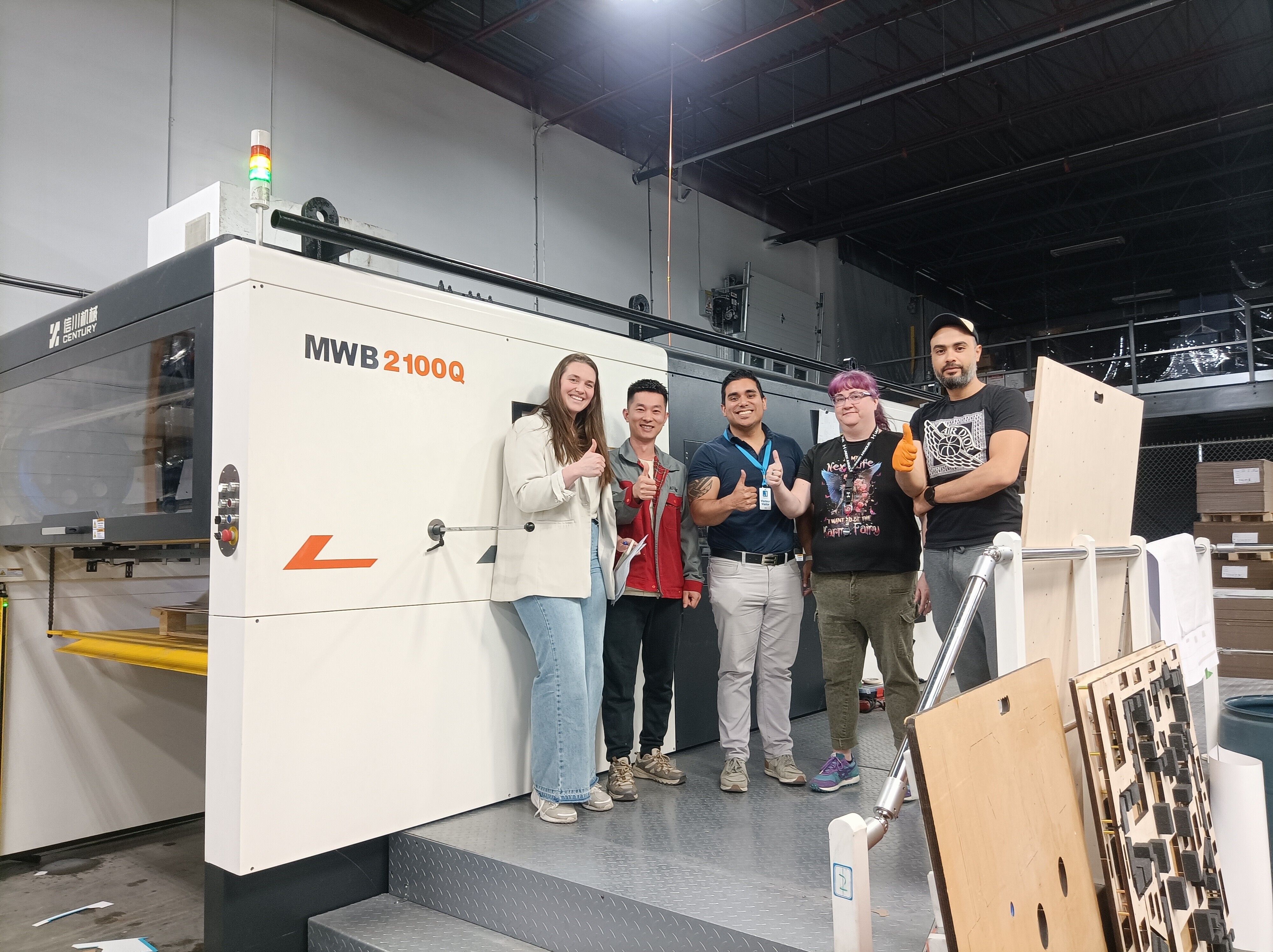 Semi-automatic die-cutting machine TDM2100Q was successfully delivered to help improve the Canadian production industry