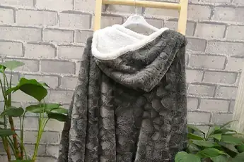 doulbe-layer PV fake fur sherpa poncho02.jpg
