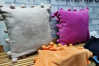 coral fleece with pompom cushion04.jpg