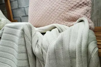 acrylic knitting cushion06.jpg