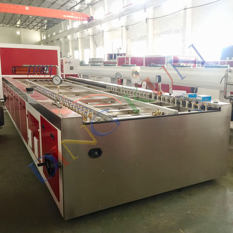 木塑中空门板设备