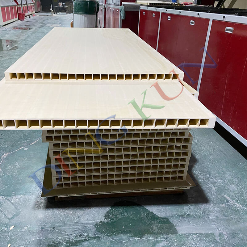 木塑中空门板设备