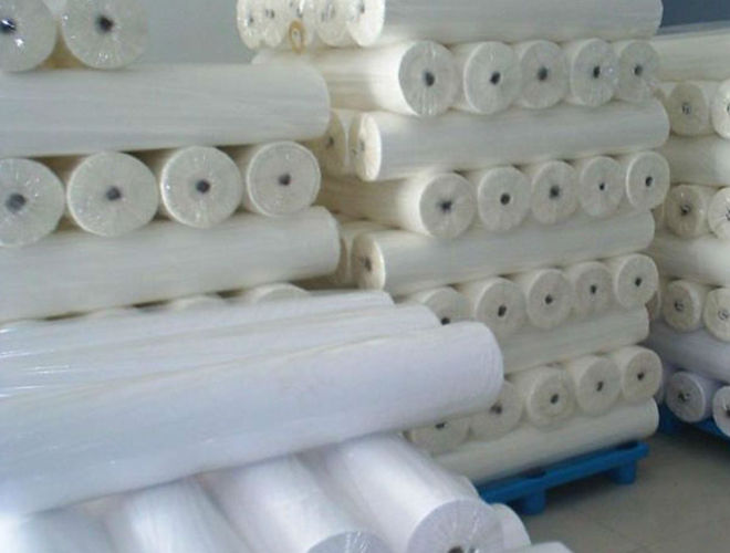 Hot water soluble nonwoven fabric for embroidery
