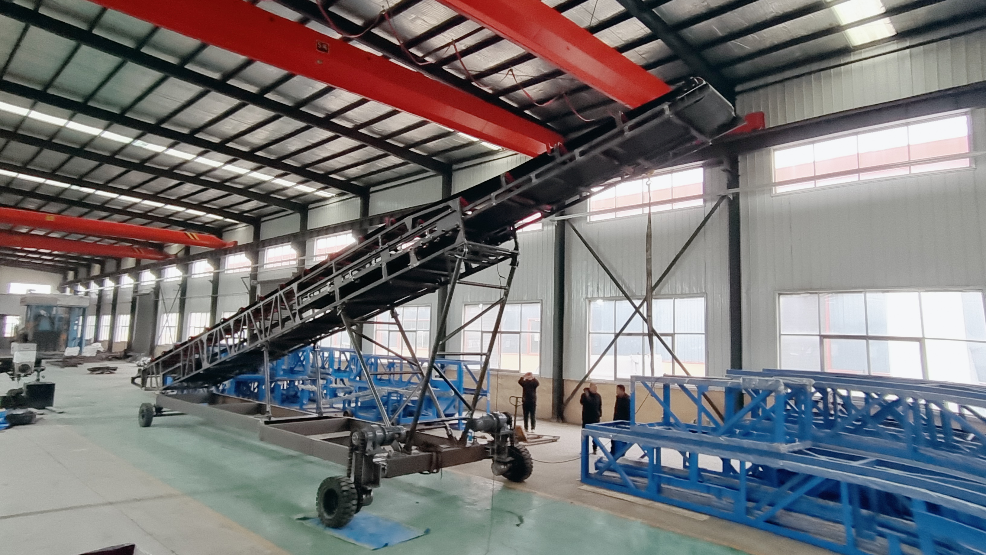 Телескопический конвейер-штабелеукладчик/ Конвейер для штабелирования