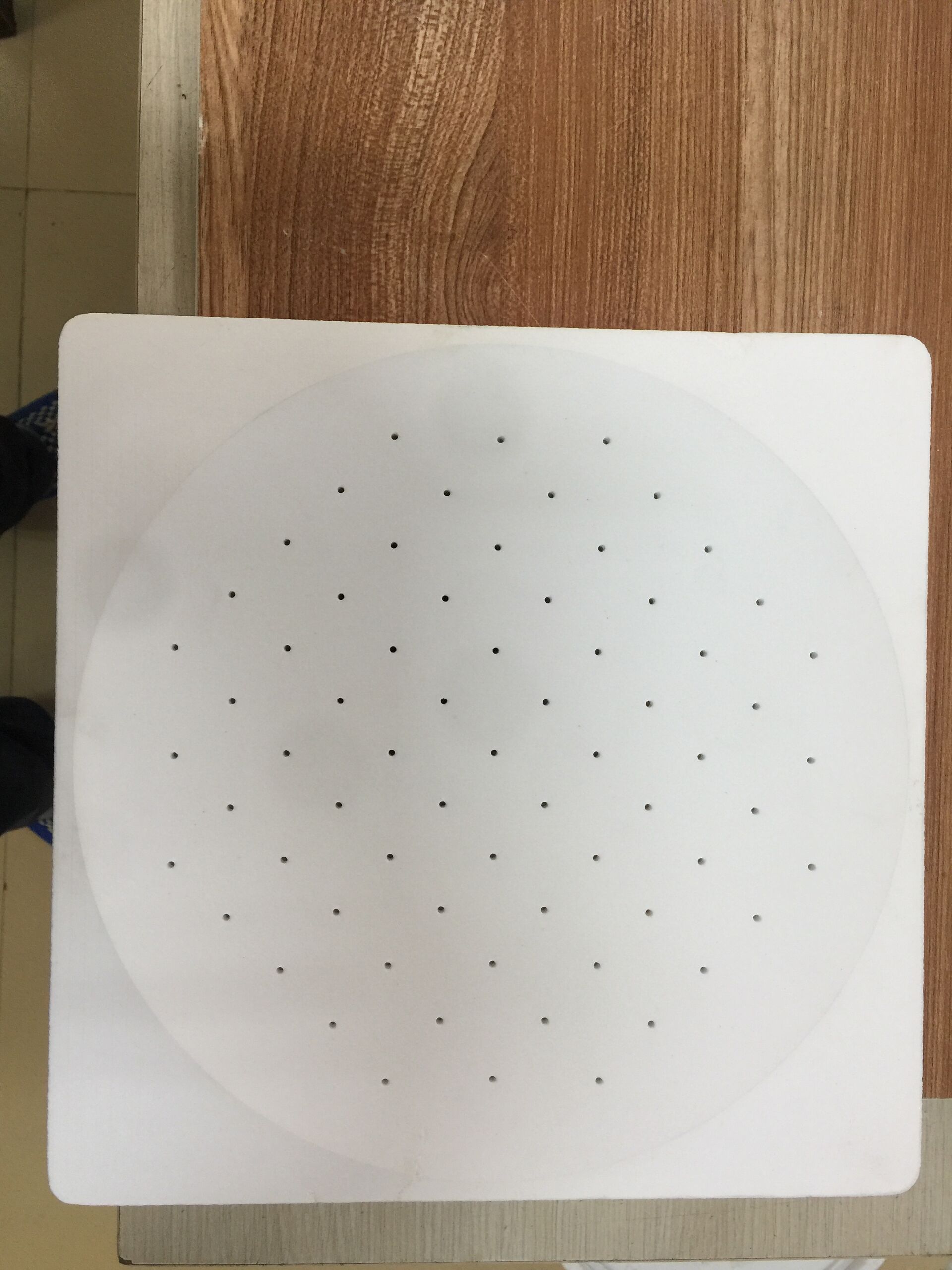 Molde de cerámica formando espejo