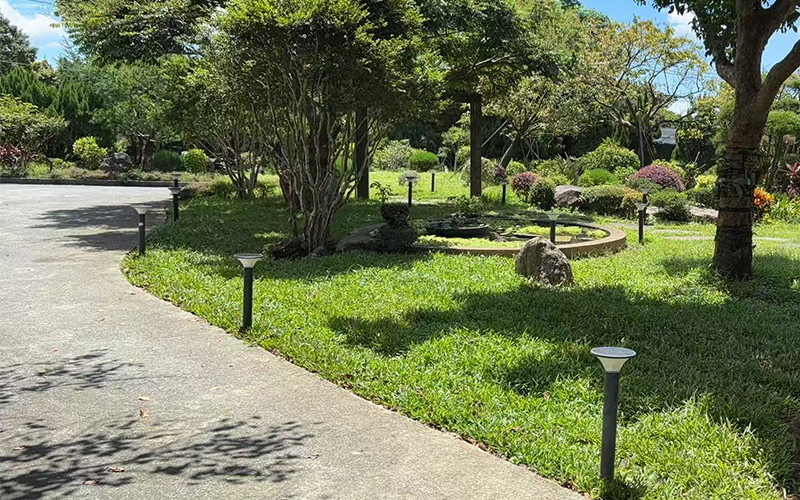 太阳能花园灯