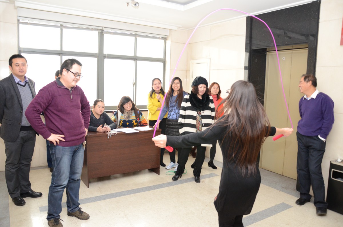 31跳绳 .jpg 31跳绳 .jpg