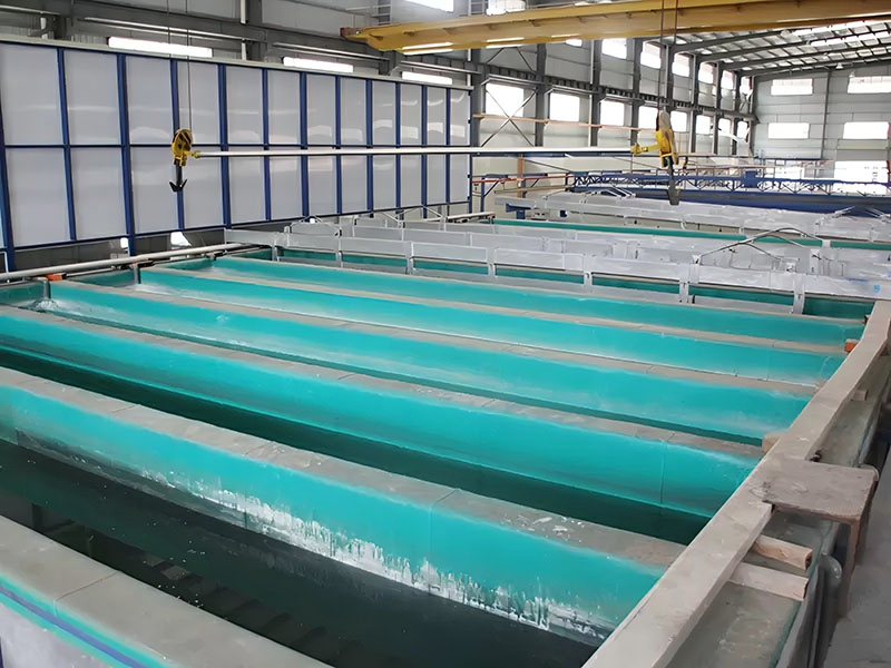 铝型材双钩吊前处理水池