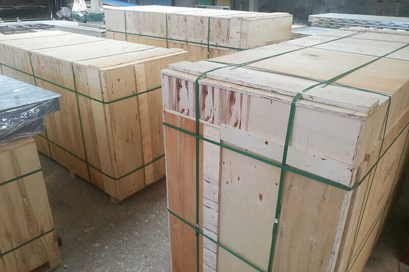 2021.5.17 韩国客户定制中型喷涂生产线装车发货。