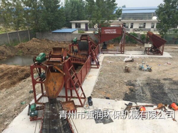 临沂挖斗山沙双挖斗水洗现场 临沂挖斗山沙双挖斗水洗现场