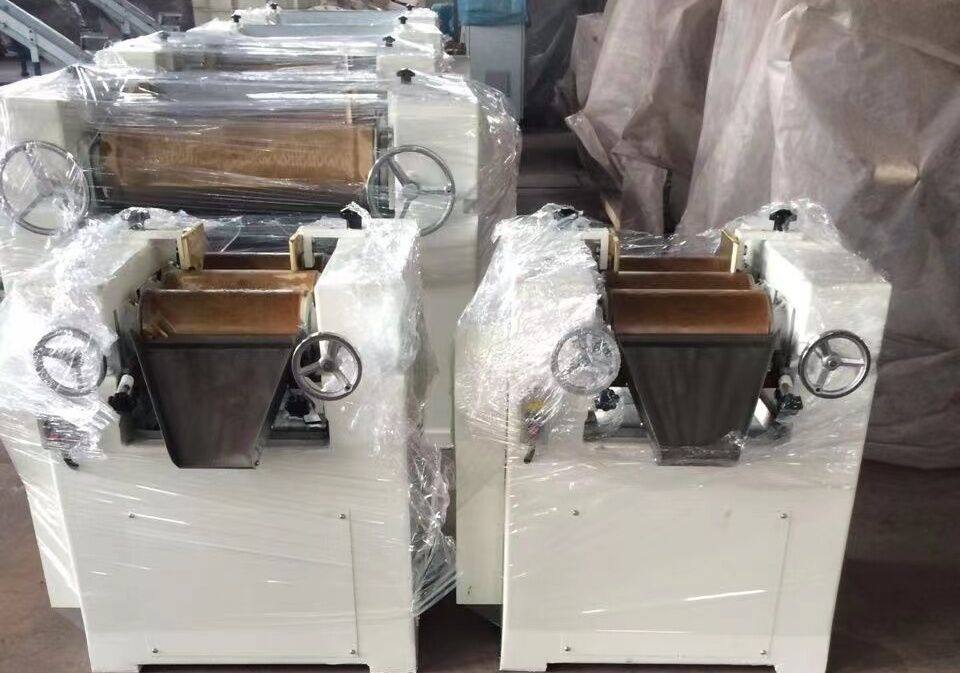 三辊研磨机