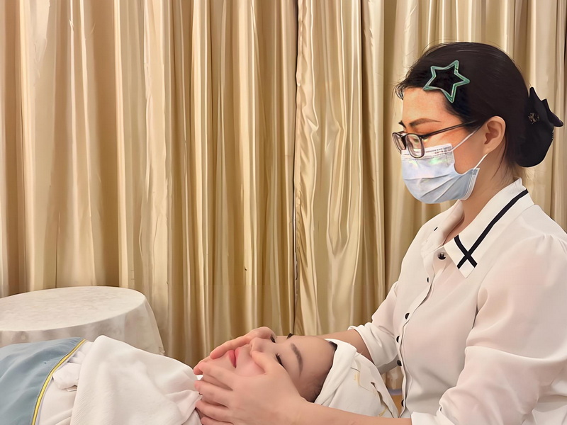 苗儿美容靓丽