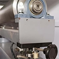 Почему стоит выбрать широколенточную шлифовальную машину для деревообработки?