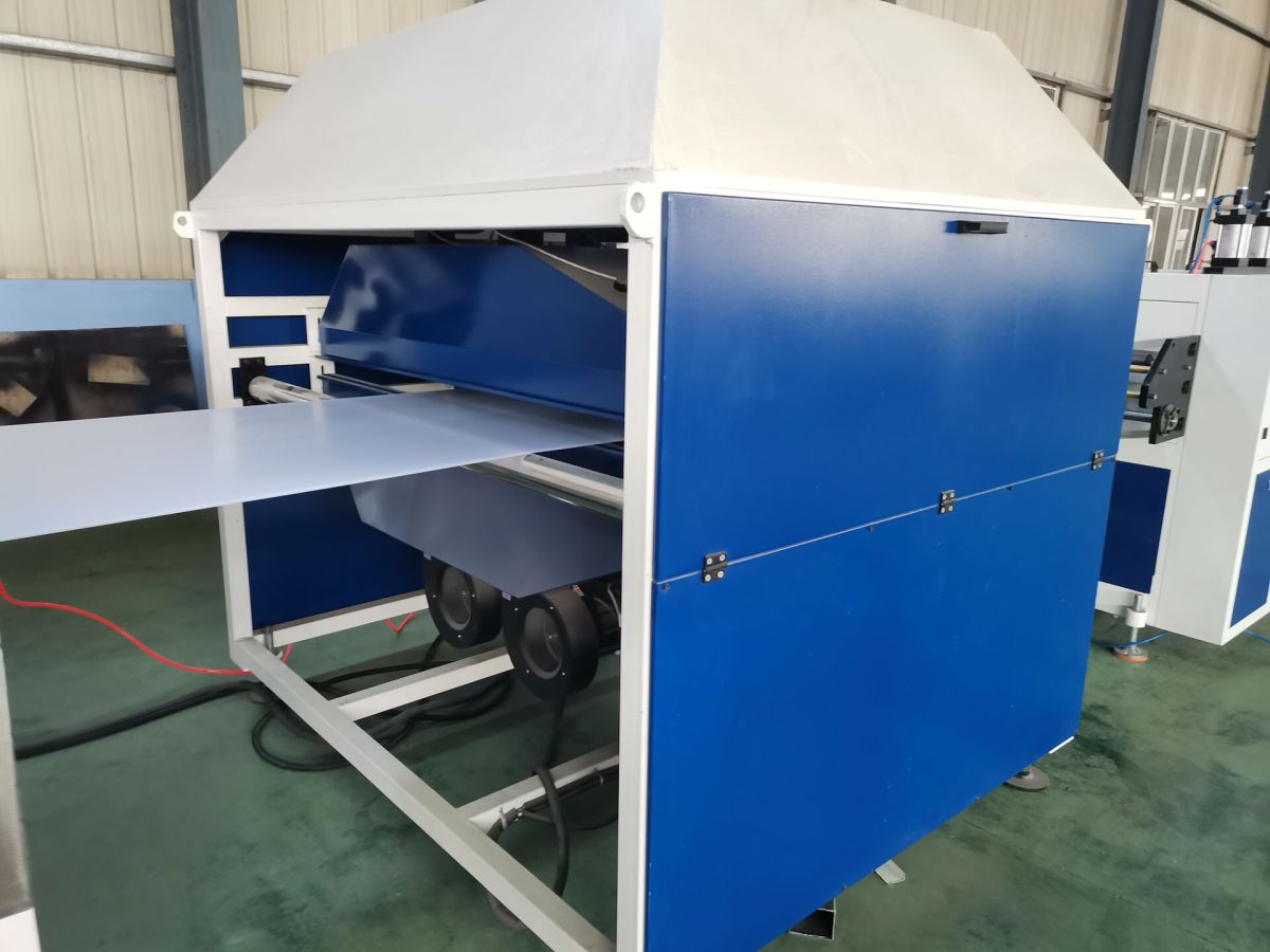 экструзионная линия для производства листов сотово