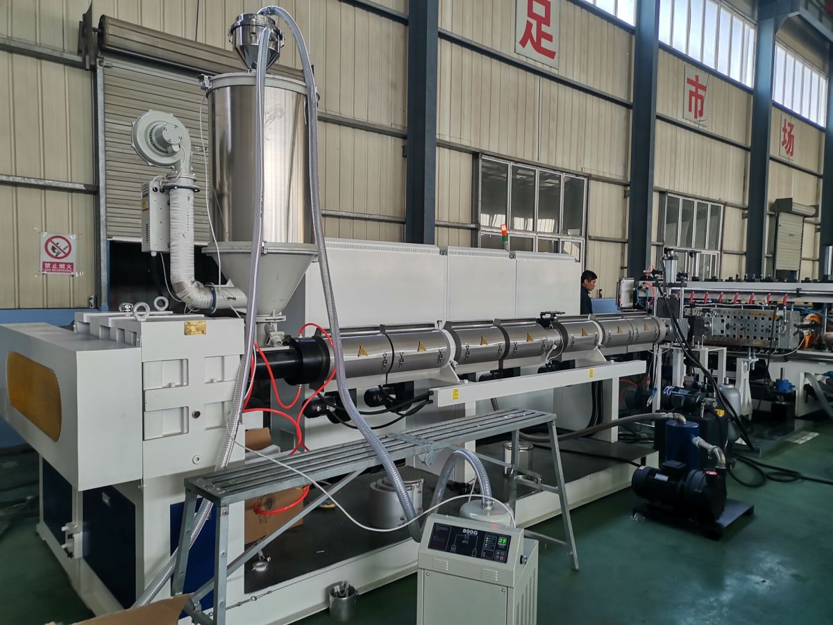 экструзионная линия предназначена для производства