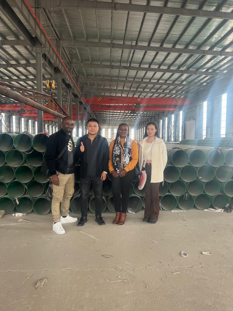 Clientes africanos da Tanzânia visitaram a fábrica de aço Tianjin Kaishuo Weiye e alcançaram cooperação Clientes africanos da Tanzânia visitaram a fábrica de aço Tianjin Kaishuo Weiye e alcançaram cooperação