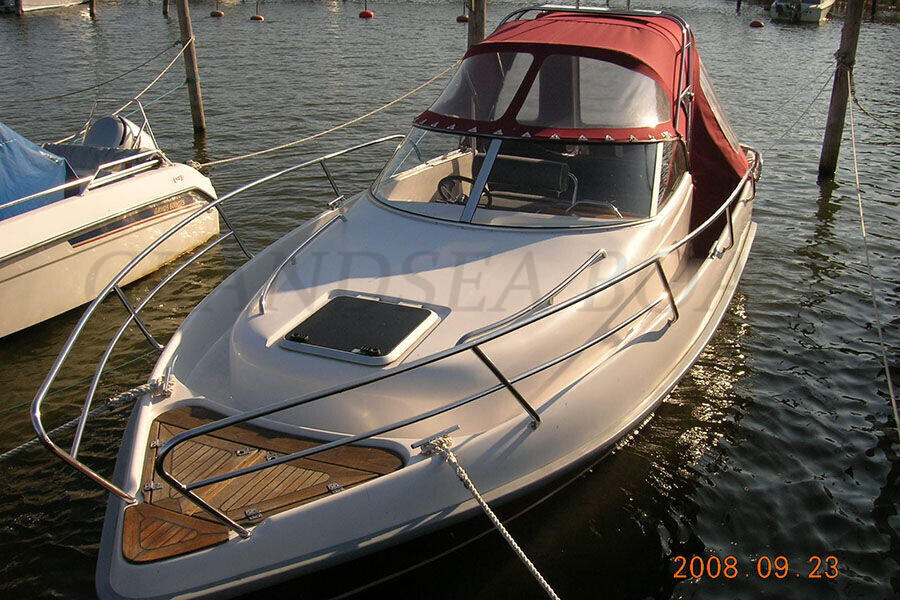 23ft Fiberglass speed  Cabin Cruiser Boats for sale