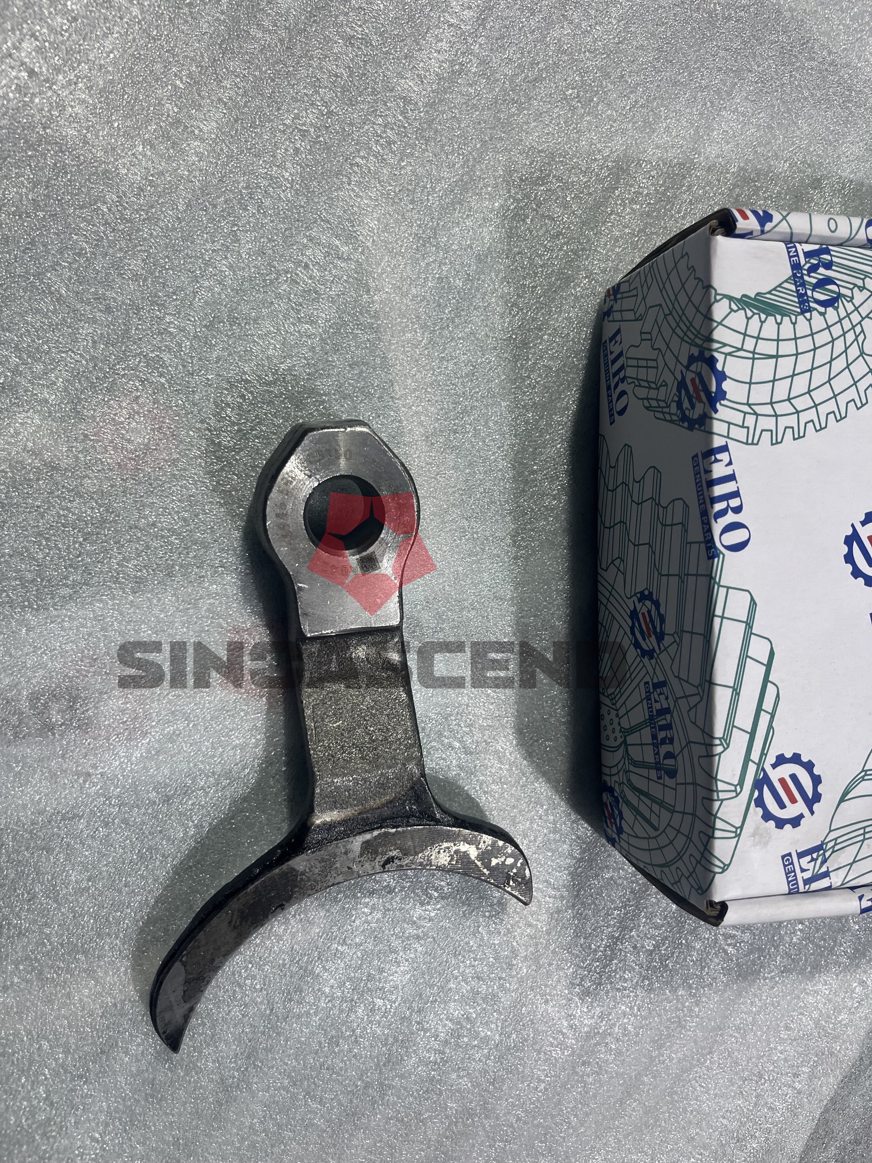 轴间差速器拨叉42116946Inter-axle differential fork