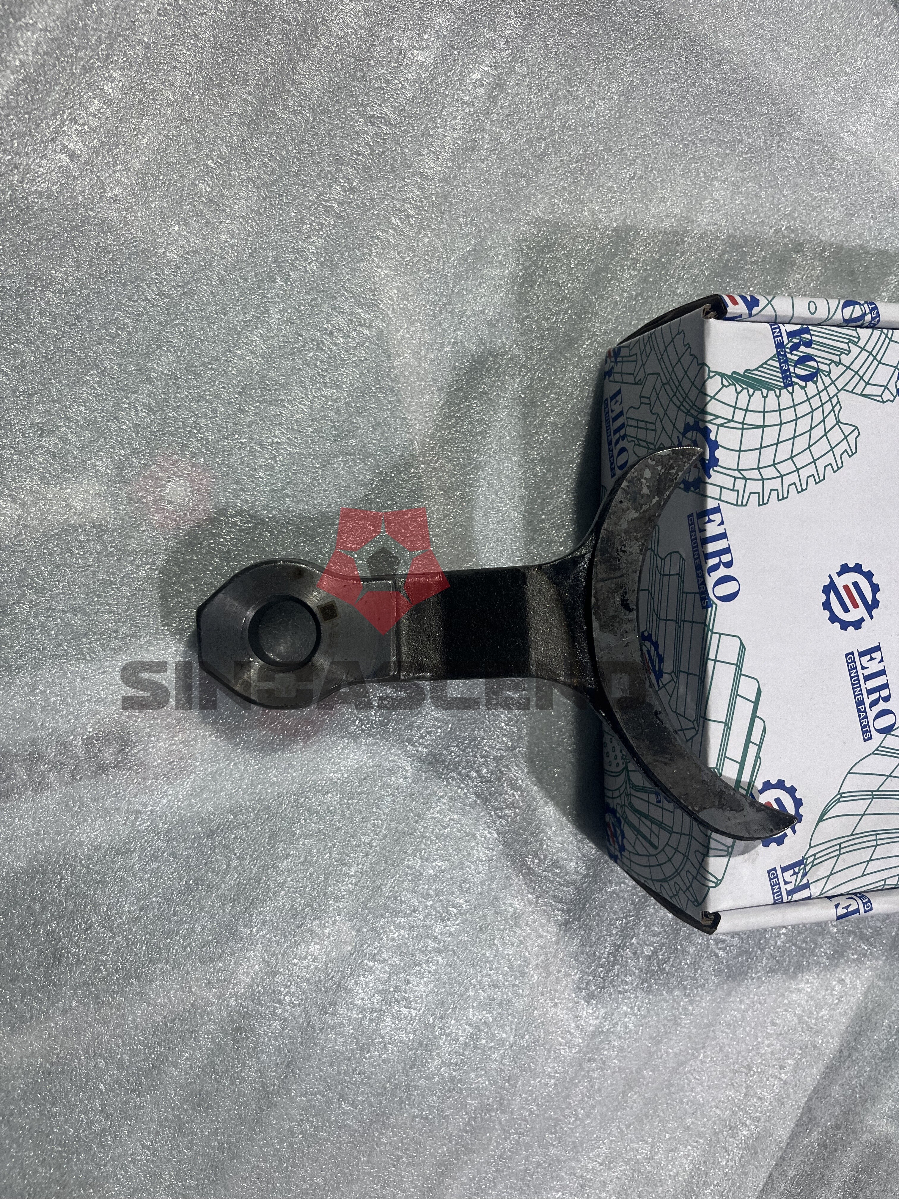 轴间差速器拨叉42116946Inter-axle differential fork