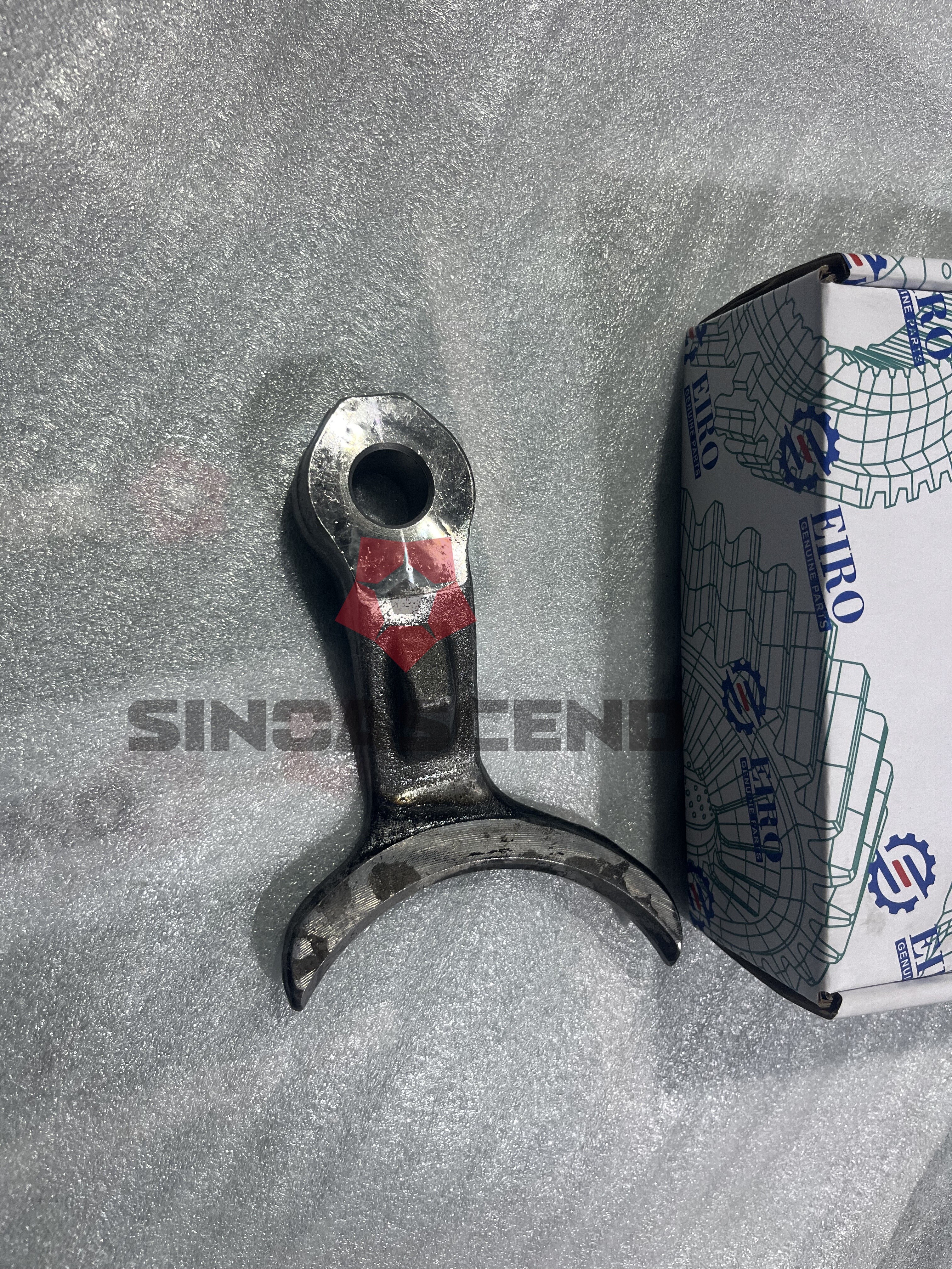 轴间差速器拨叉42116946Inter-axle differential fork