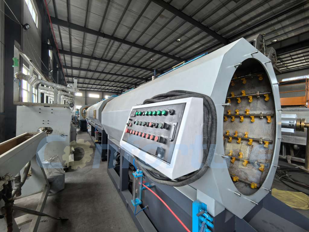 Линия для производства трехслойных коэкструзионных труб из HDPE диаметром 450–800 мм