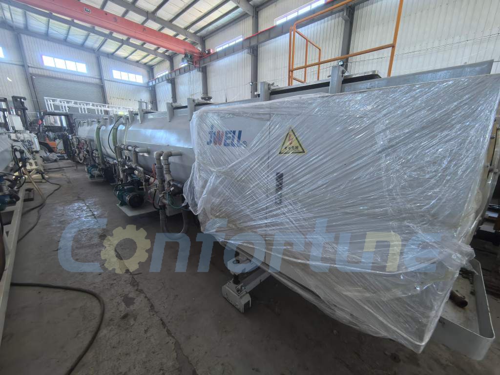 Высокоскоростная линия для производства труб из HDPE методом 3-слойной коэкструзии, 315–630 мм, оригинальная комплектная линия Высокоскоростная линия для производства труб из HDPE методом 3-слойной коэкструзии, 315–630 мм, оригинальная комплектная линия