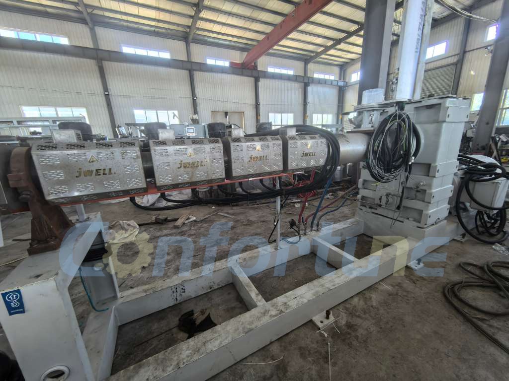 Высокоскоростная линия для производства труб из HDPE методом 3-слойной коэкструзии, 315–630 мм, оригинальная комплектная линия