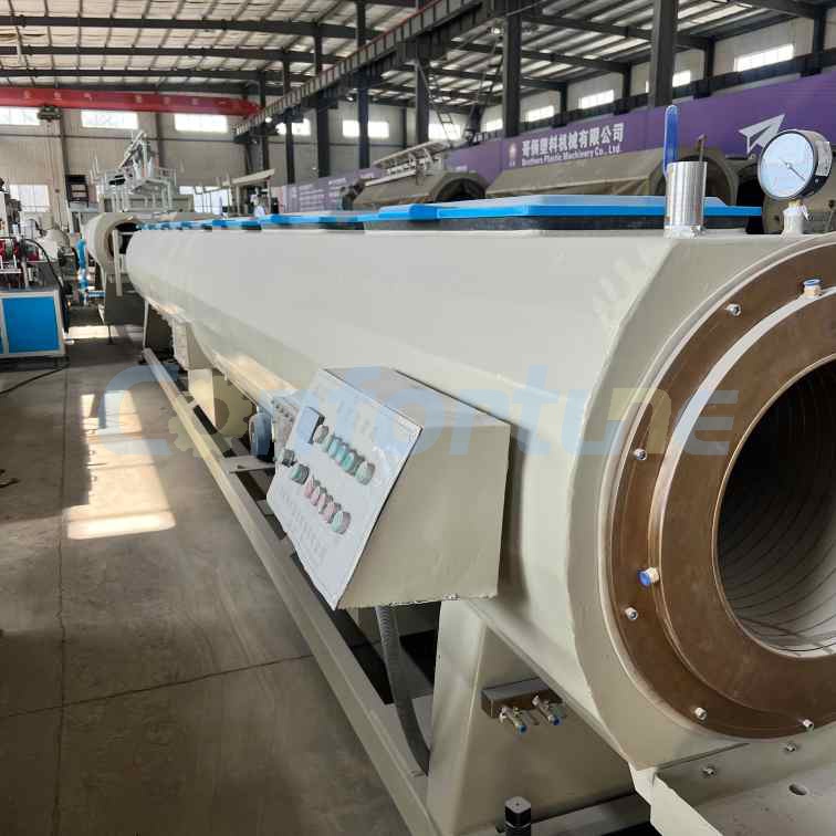 Линия для производства трехслойных коэкструзионных труб из HDPE диаметром 200–450 мм, Beier