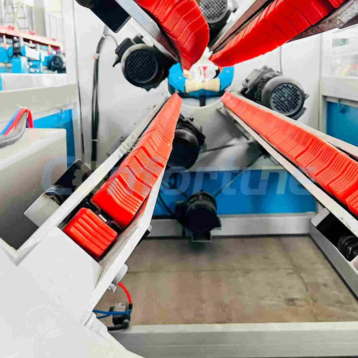 Линия для производства трёхслойных коэкструзионных труб из HDPE диаметром 110–315 мм, Jinhu
