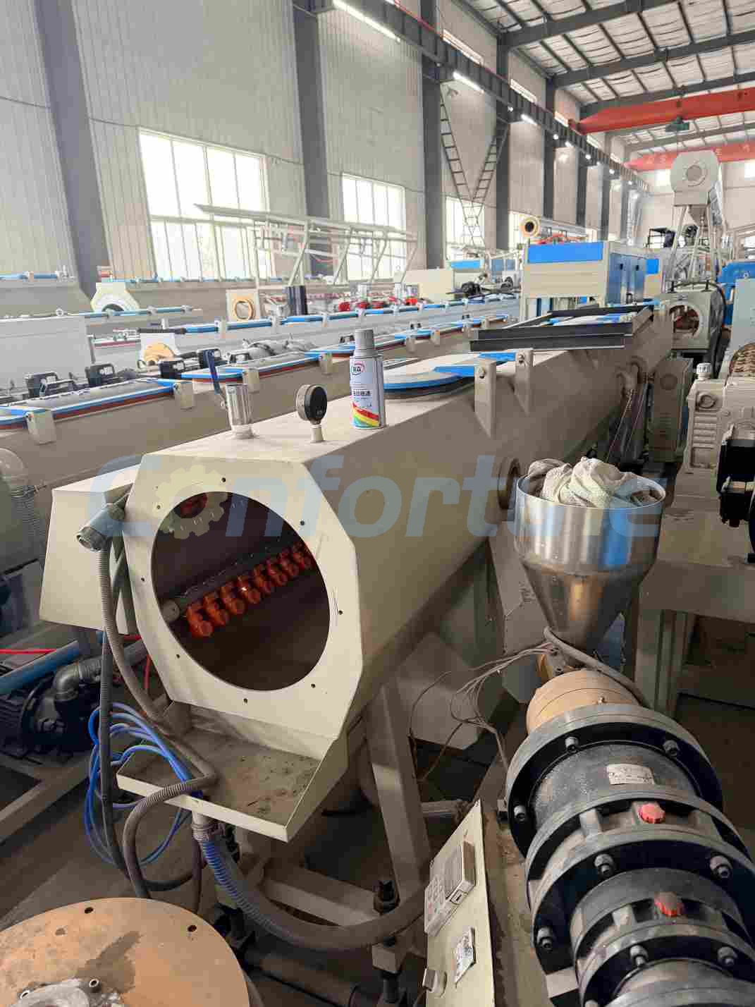Линия для производства трехслойных труб из HDPE методом соэкструзии, 50–160 мм, JWELL
