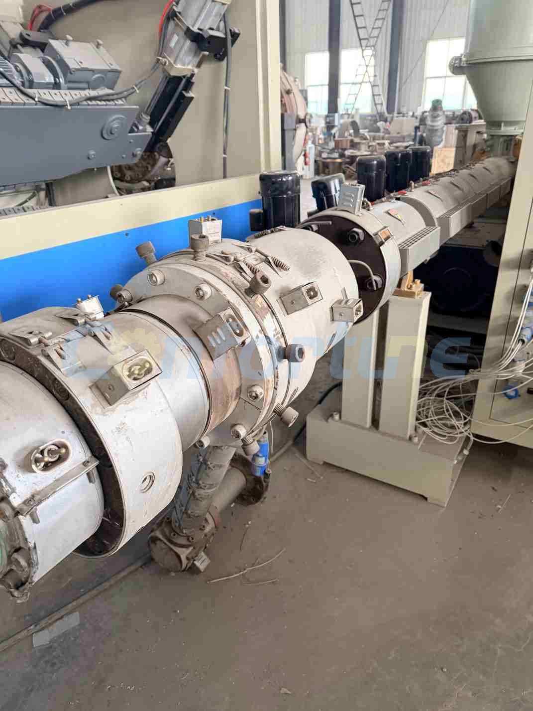 Линия для производства трехслойных труб из HDPE методом соэкструзии, 50–160 мм, JWELL