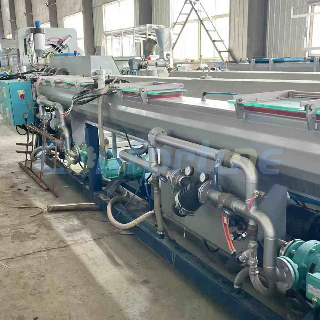 Бывшая в употреблении высокоскоростная линия для производства труб из HDPE диаметром 20–110 мм, Fangli
