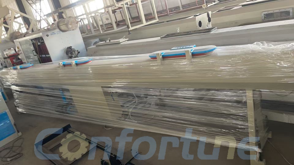 Бывшая в употреблении 3-слойная линия соэкструзии труб из HDPE диаметром 20–110 мм, JWELL